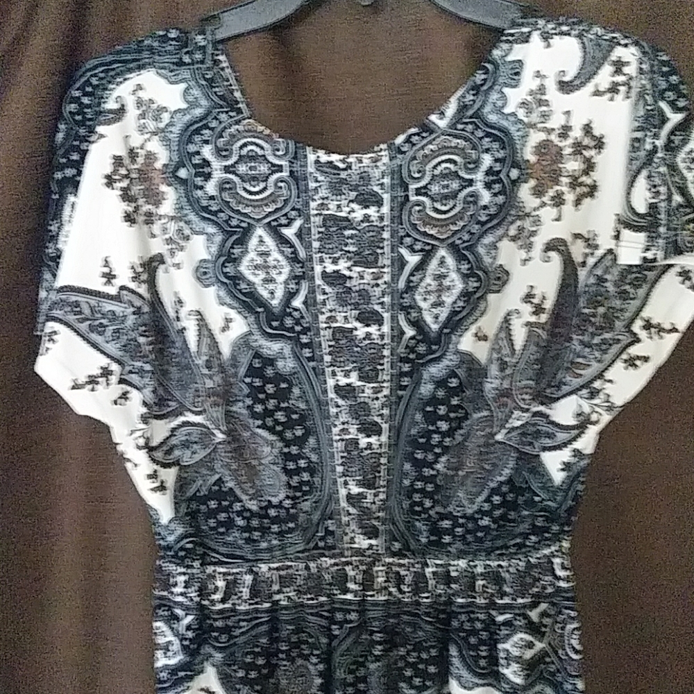 Dress - Picture 3 of 4